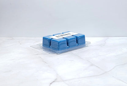 Flameless home fragrance with a buttery crust, juicy blueberries, and warm vanilla.
