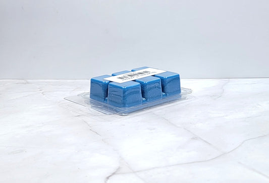 Flameless home fragrance with a buttery crust, juicy blueberries, and warm vanilla.