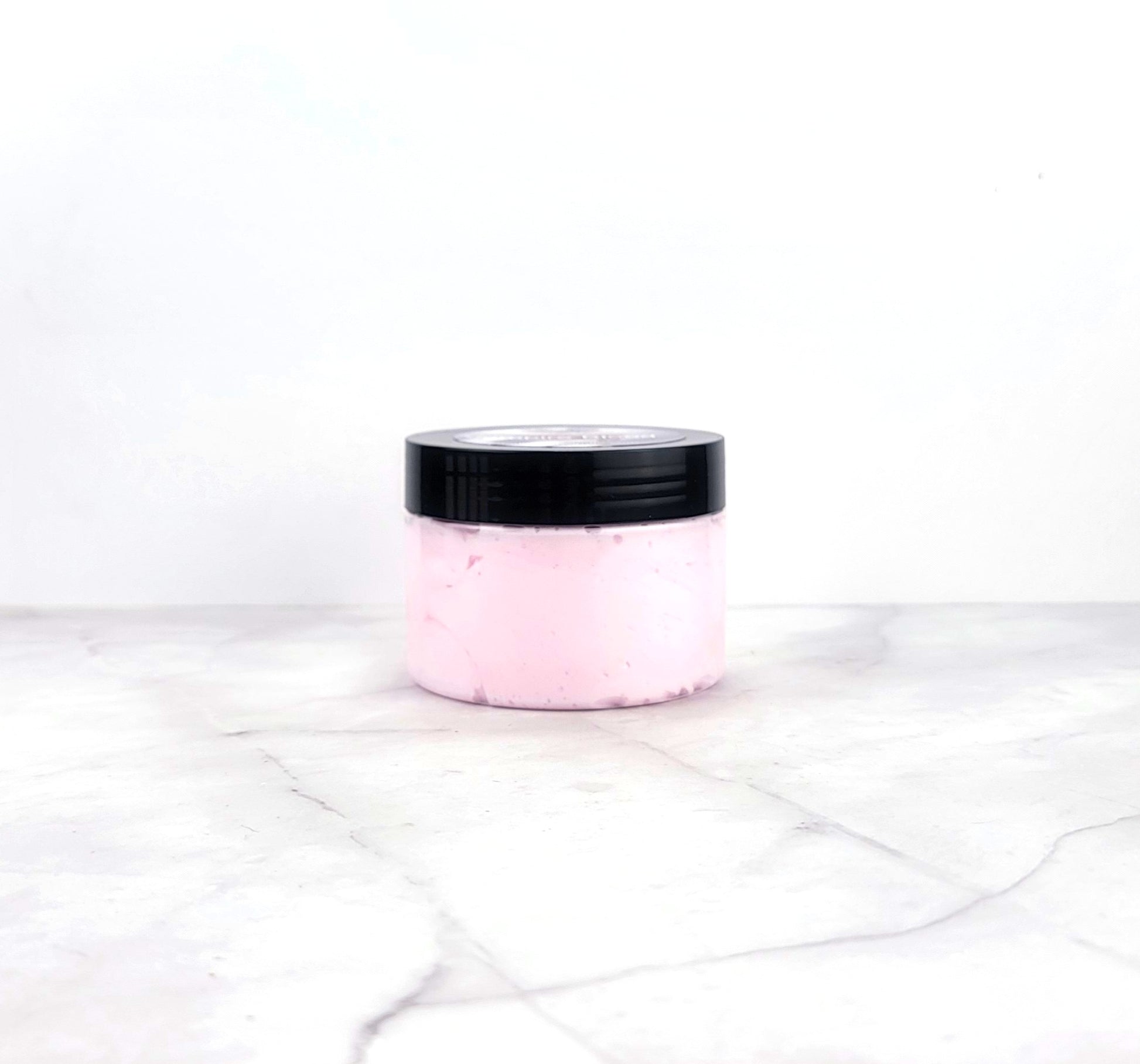 Lightweight, fast-absorbing moisturizer for silky skin.