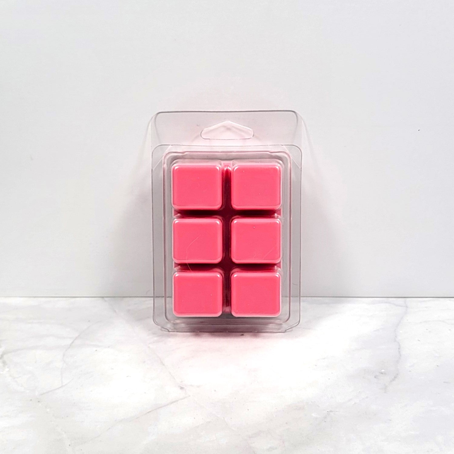 Diva soy wax melt with sparkling decor and fresh fruit accents