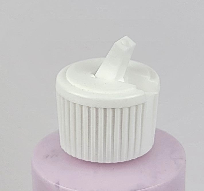 Spring-inspired body lotion featuring the pure scent of lilac blossoms.