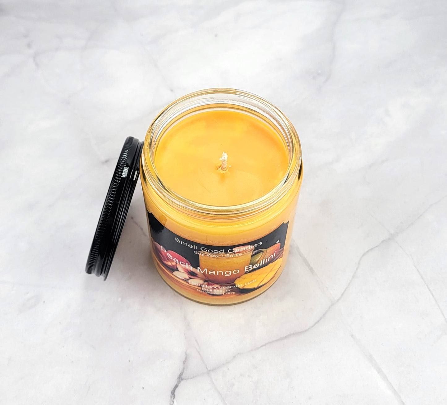 Cozy ambiance candle with a playful and bright tropical aroma.