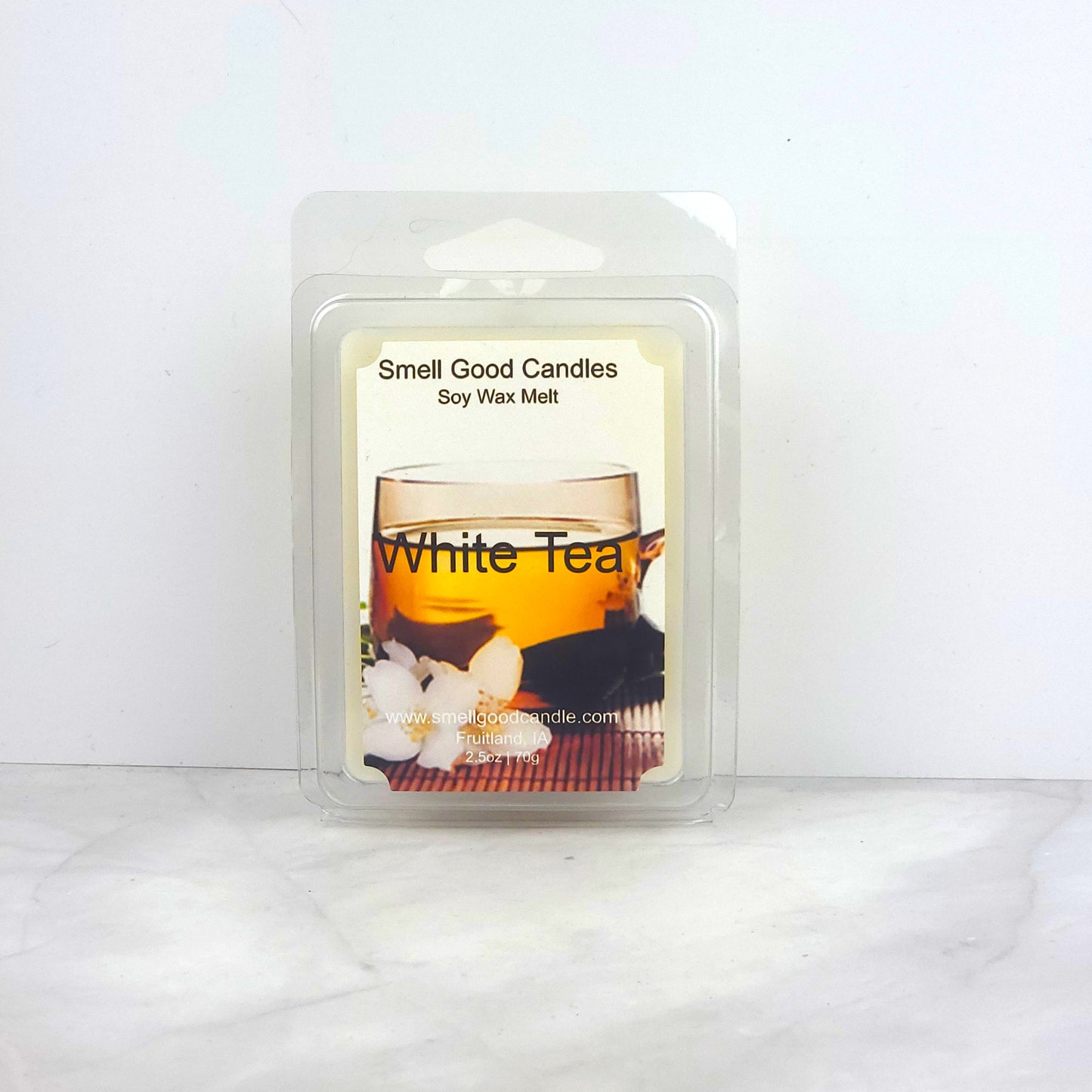 White Tea Soy Wax Melt with delicate white tea, white pepper, and musky amber for a calming, spa-like fragrance.